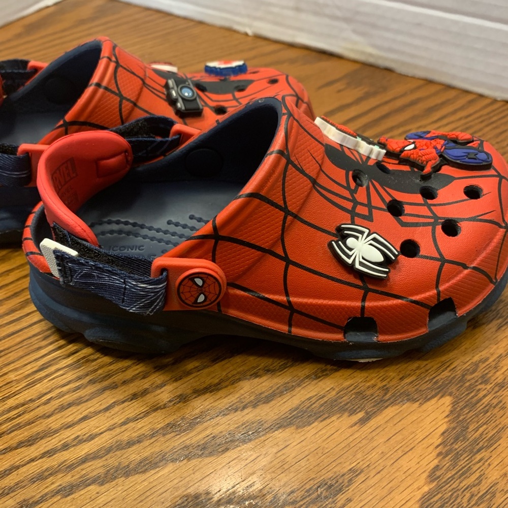 CROCS Red and Black Sandals with Spider Design Size C11 - Picture 6 of 10